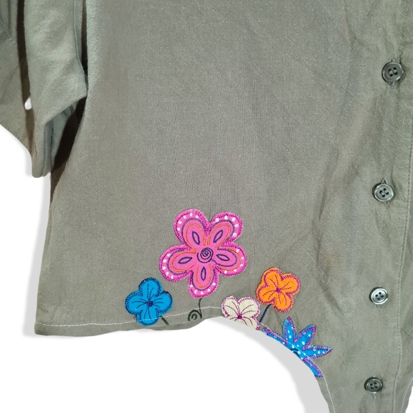 Size- M, white stag applique crop shirt - Picture 3 of 4